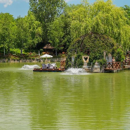 The Wind Mills Hydropark Hotel Gorna Malina Bagian luar foto