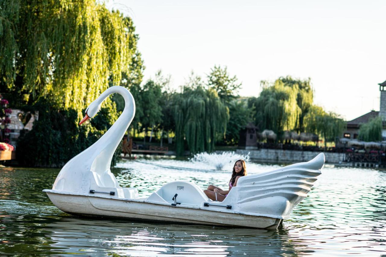 The Wind Mills Hydropark Hotel Gorna Malina Bagian luar foto