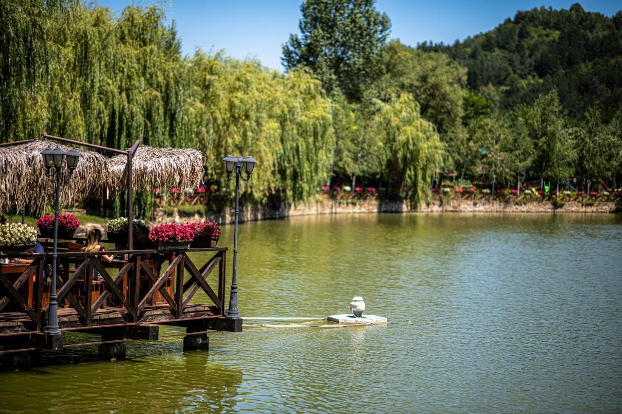 The Wind Mills Hydropark Hotel Gorna Malina Bagian luar foto