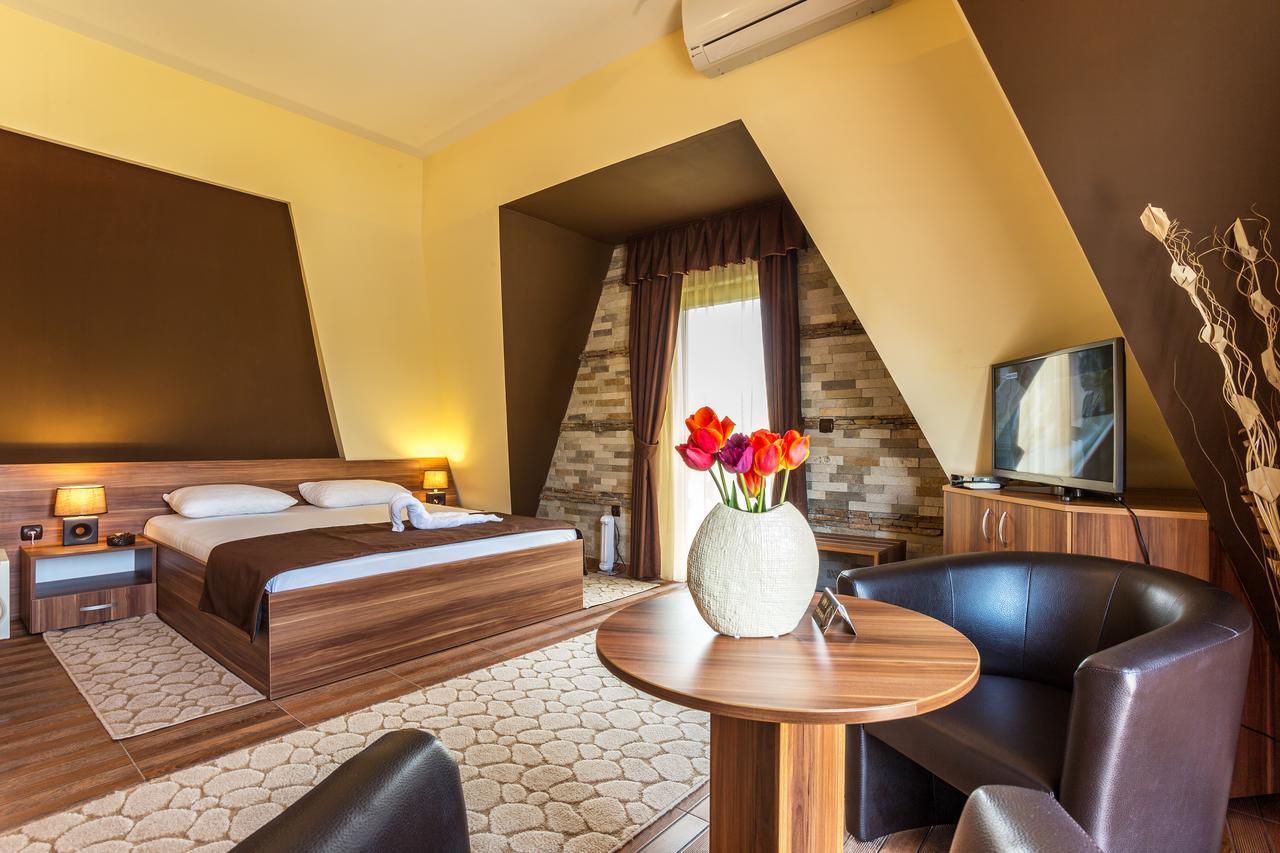 The Wind Mills Hydropark Hotel Gorna Malina Bagian luar foto