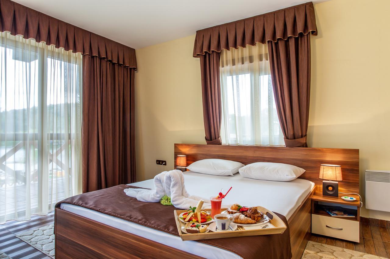 The Wind Mills Hydropark Hotel Gorna Malina Bagian luar foto