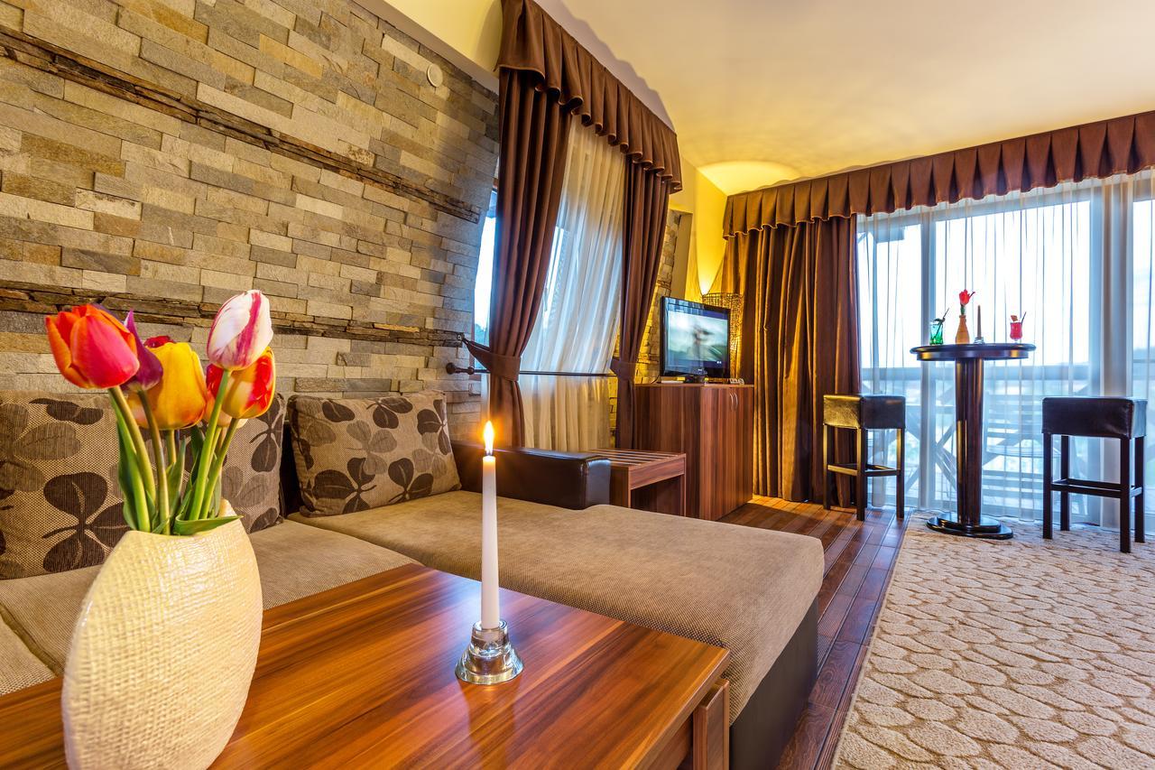 The Wind Mills Hydropark Hotel Gorna Malina Bagian luar foto