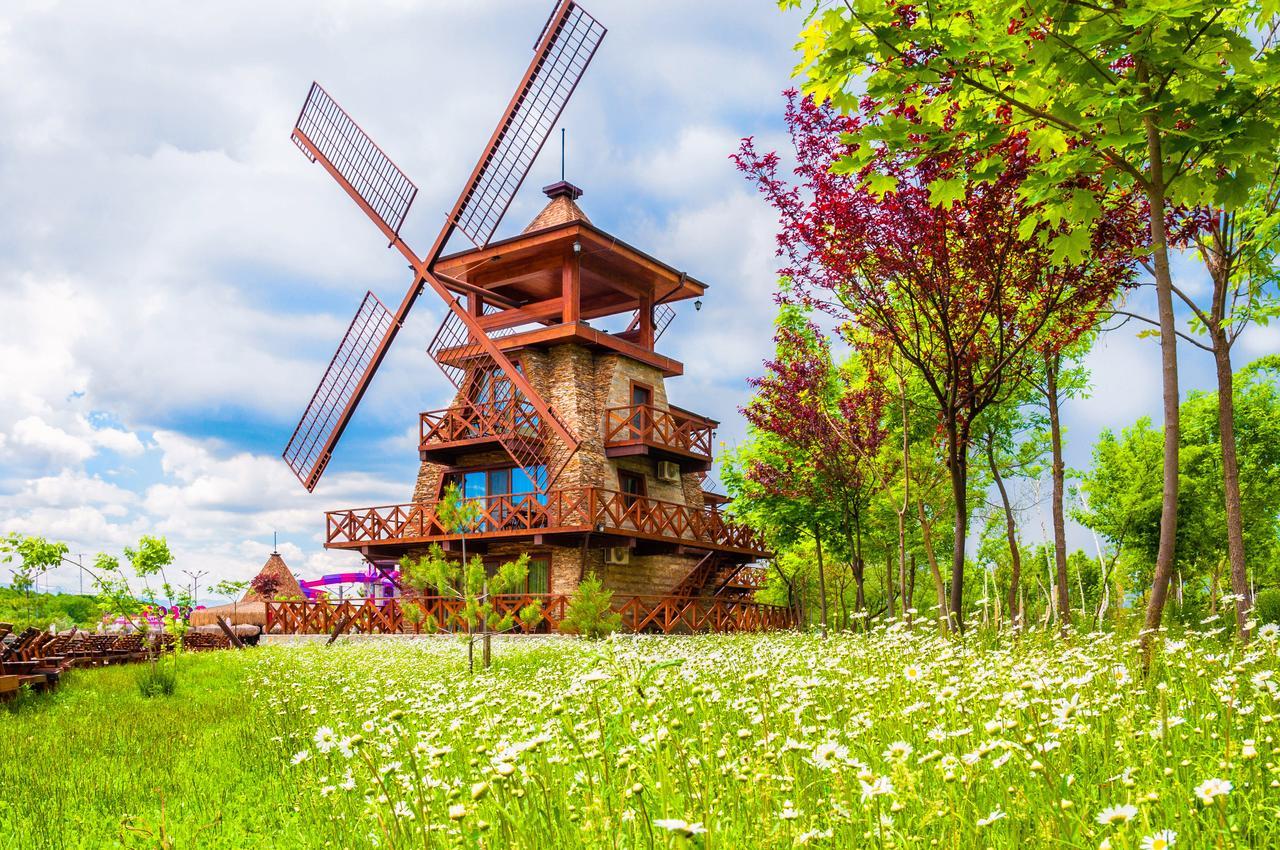 The Wind Mills Hydropark Hotel Gorna Malina Bagian luar foto