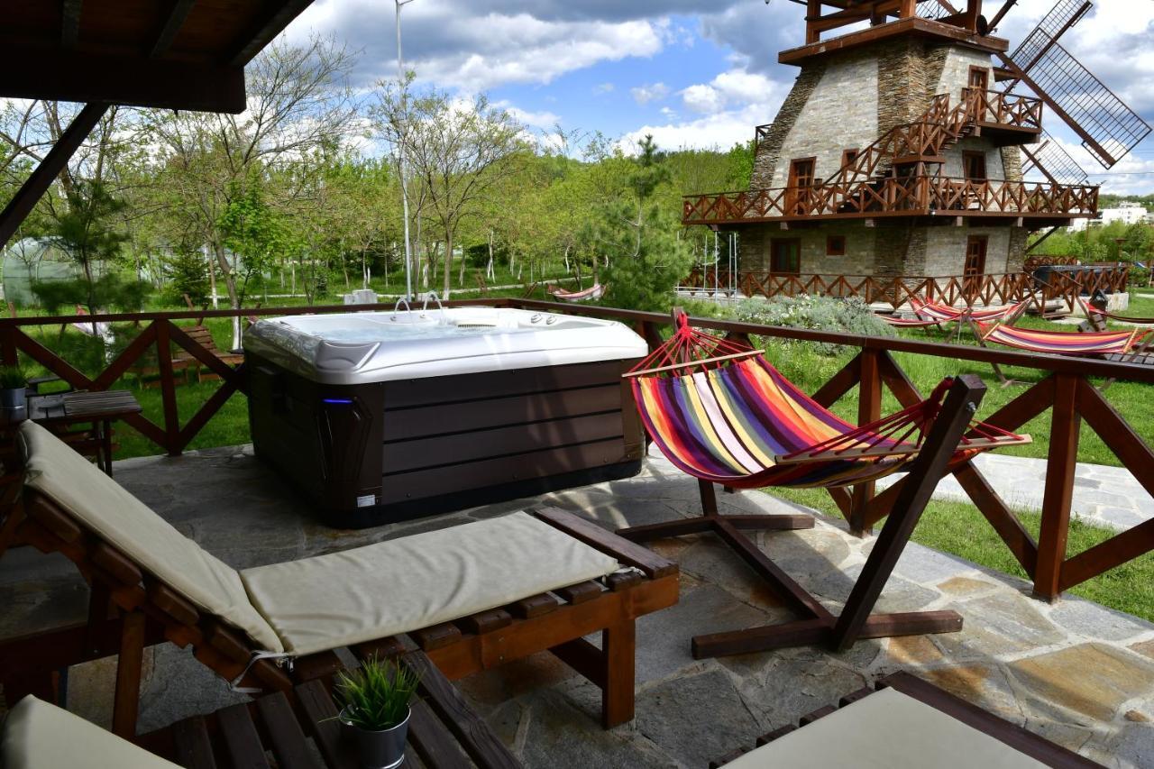 The Wind Mills Hydropark Hotel Gorna Malina Bagian luar foto